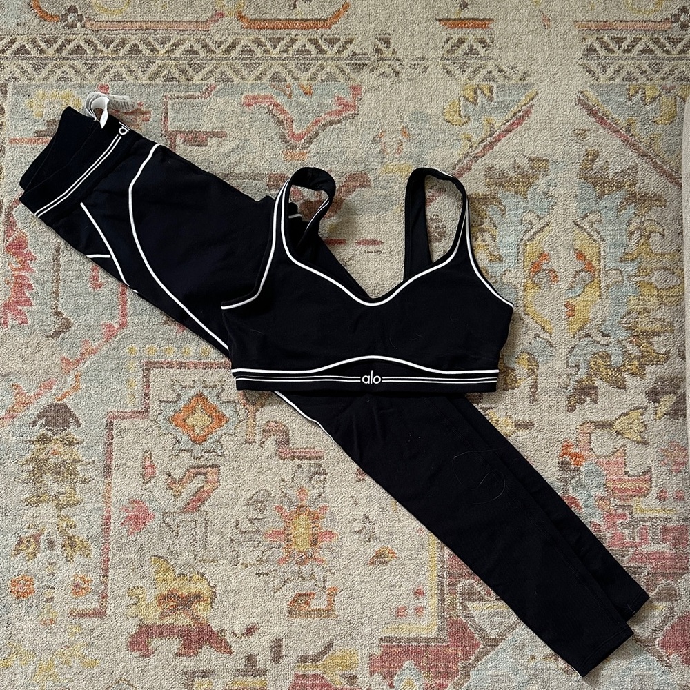 ALO Yoga Black and White Sports Bra Set